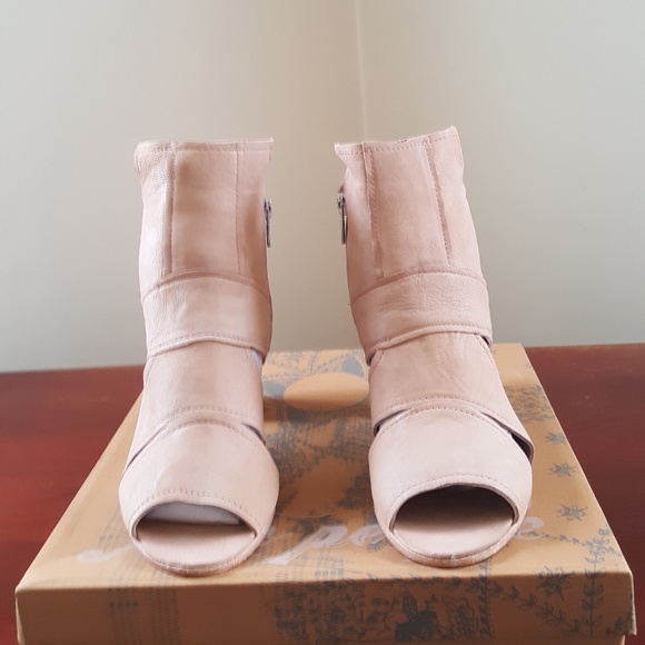 FREE PEOPLE Shoes - FREE PEOPLE Effie Block Heel Sandal